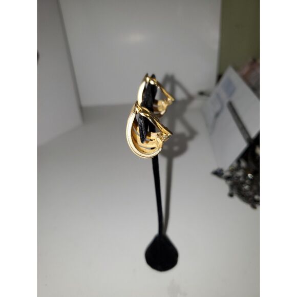 Gold Tone Chunky Earrings Vintage Hong Kong Clip On Back Costume Jewelry - Picture 4 of 11